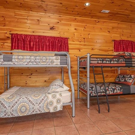 Spacious Party Hut Near Attractions McCookville Exterior foto